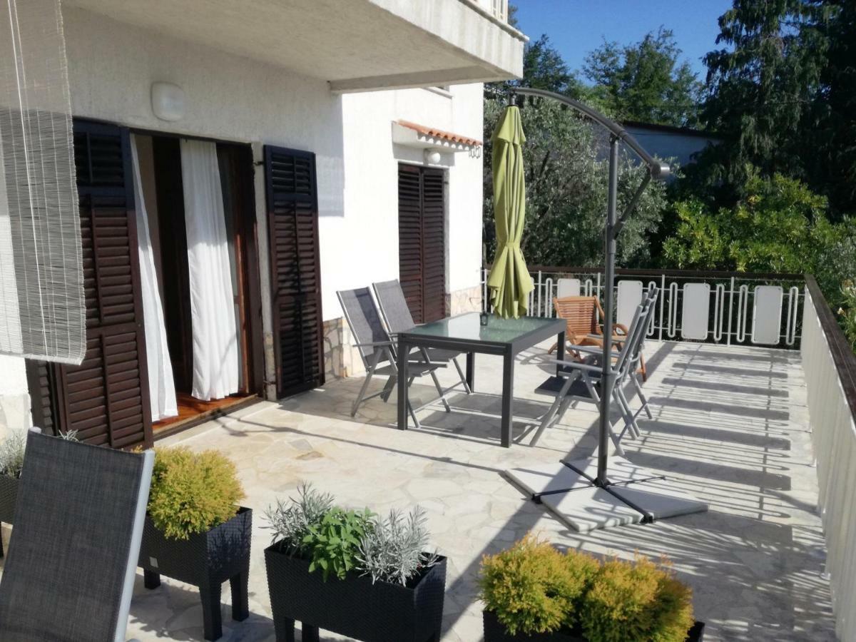 Apartments Martina Нівице Екстер'єр фото