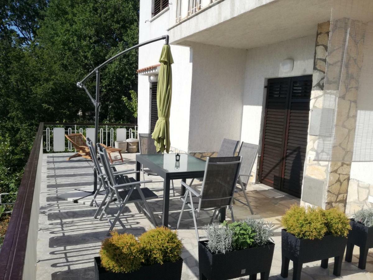 Apartments Martina Нівице Екстер'єр фото